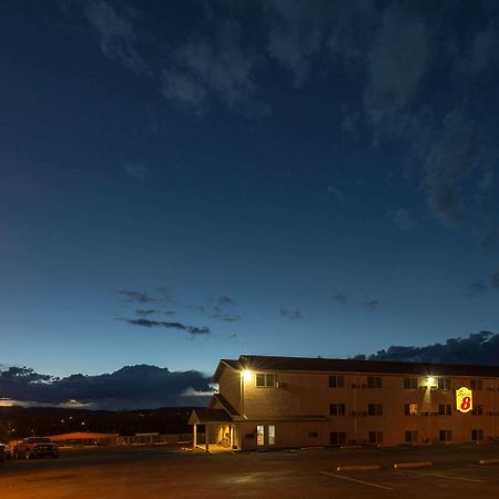Отель Super 8 By Wyndham Ратон Экстерьер фото